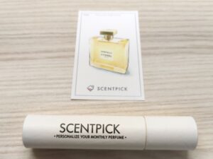 香水サブスク「SCENTPICK」の外箱ペーパーケース